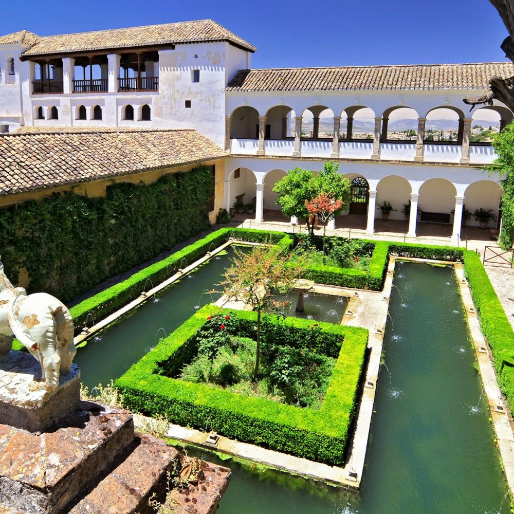 Alhambra and Nasrid Palaces — Private Guided Tour