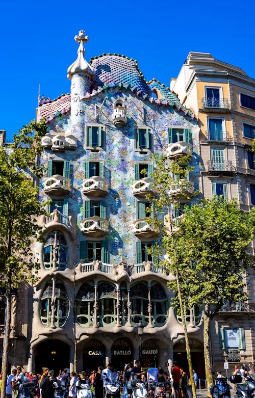 Casa Batlló and Casa Milà — Gaudí's Gems