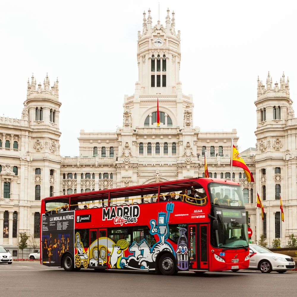 Hop-on Hop-off Bus + Bernabéu Museum — Combo Ticket