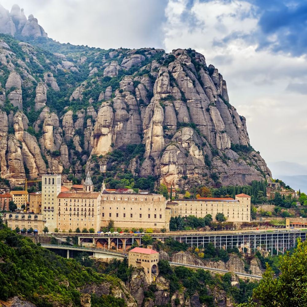 Montserrat and Sagrada Familia — Guided Tour