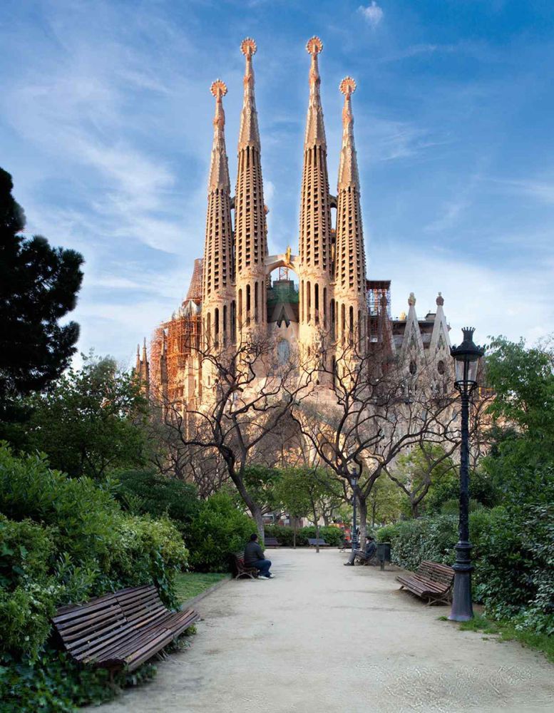 Sagrada Familia — Gaudí's Masterpiece