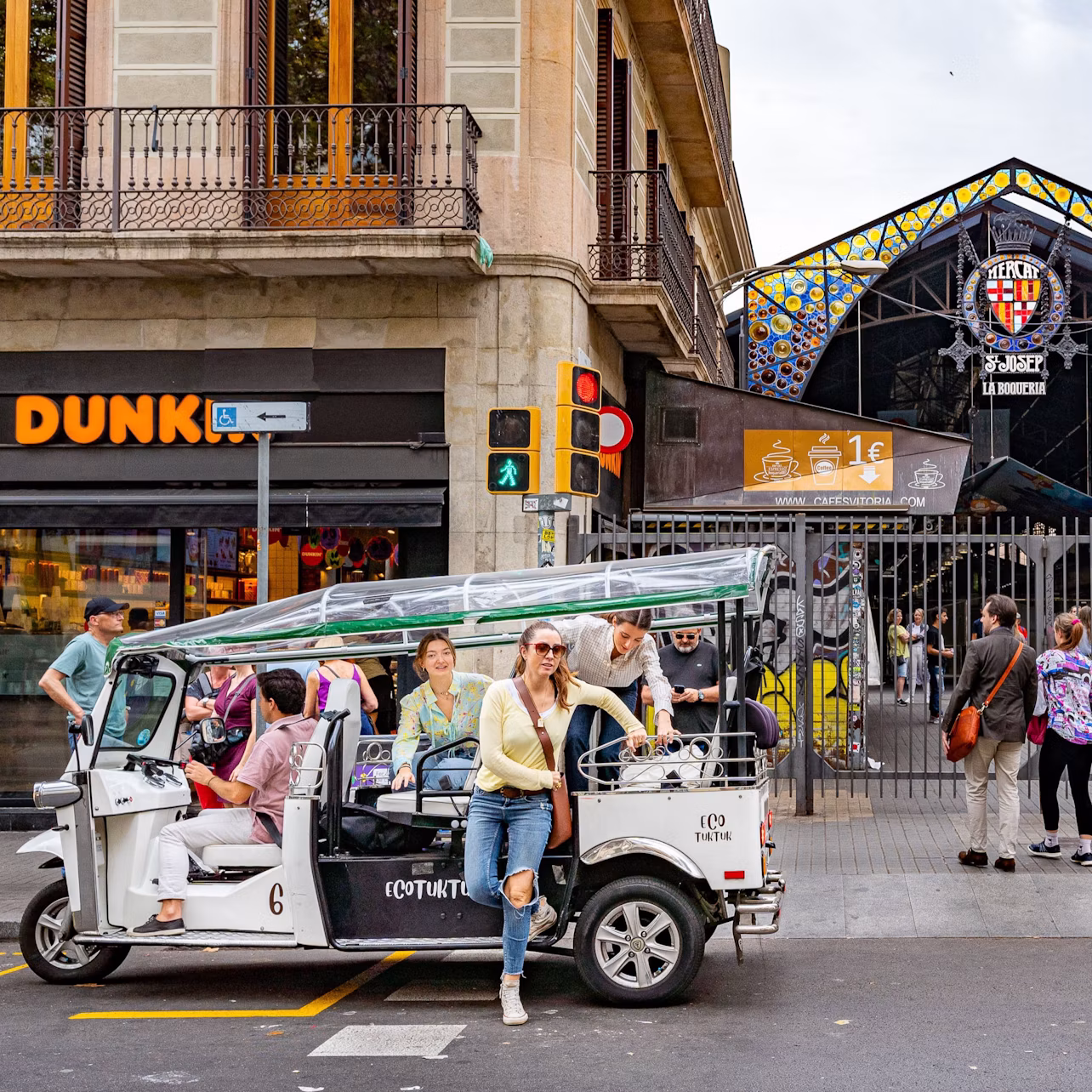 Barcelona: tour privado en tuk-tuk eléctrico