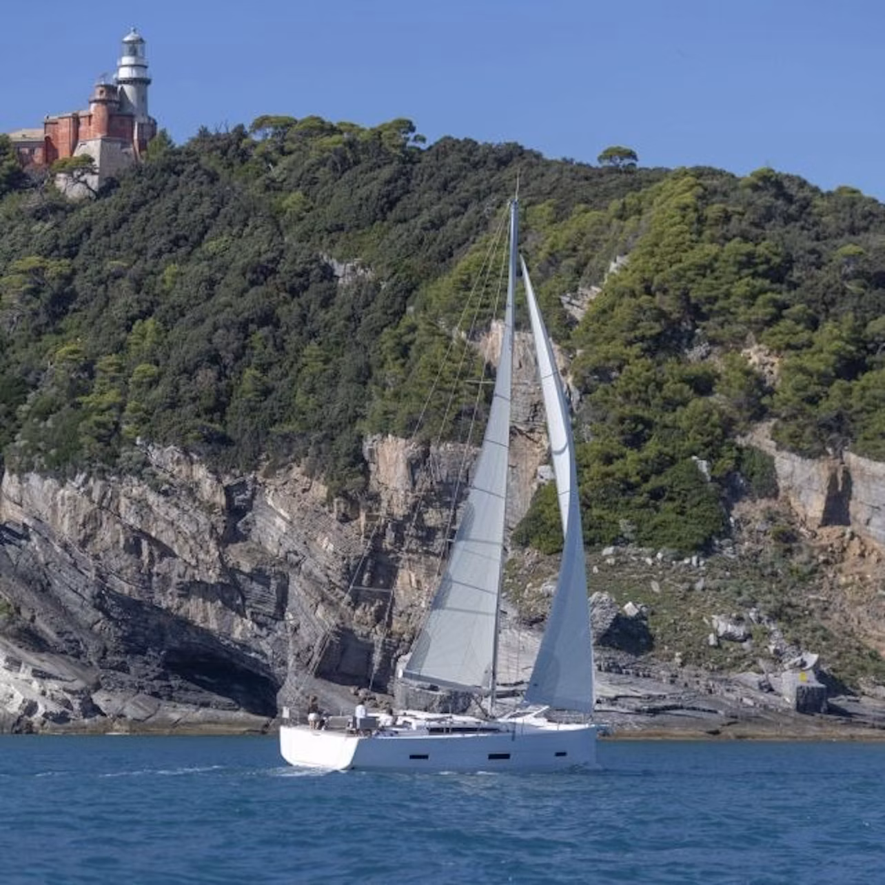Palma de Mallorca: tour de vela de 4 horas (yate, aperitivos, barra libre)