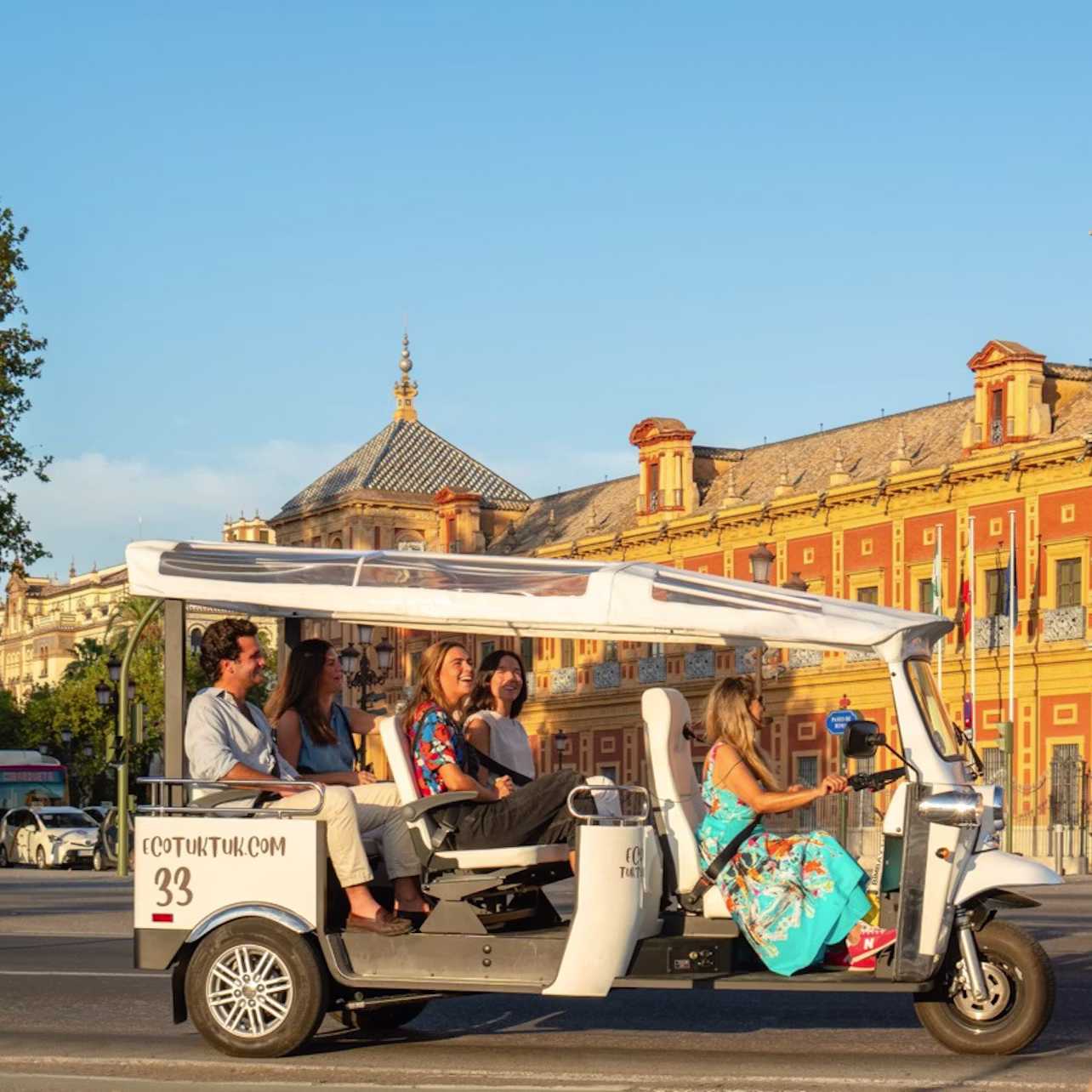 Sevilla: tour privado en tuk-tuk de 1 hora