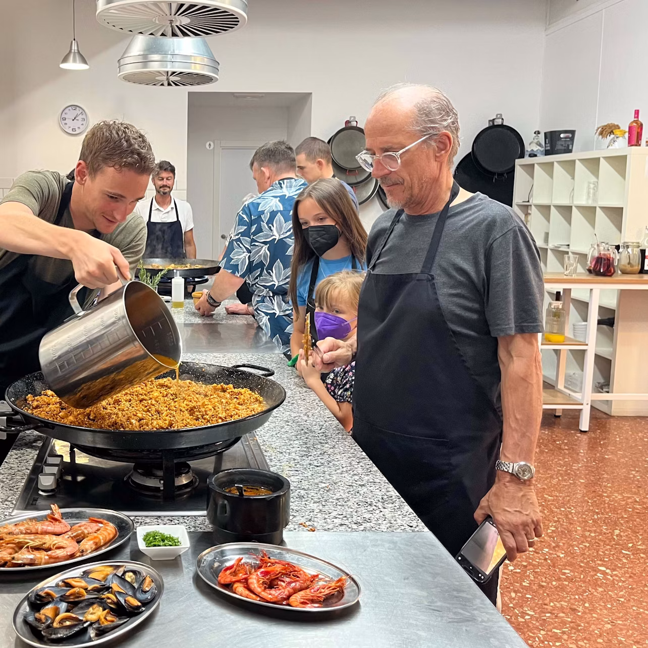 Taller de paella, tapas, sangría y mercado de Ruzafa
